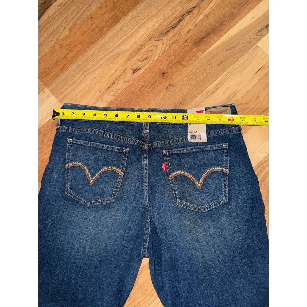 Levi's Women's 515 Classic Boot Cut Mid Rise Blue Jeans - Picture 3 of 10